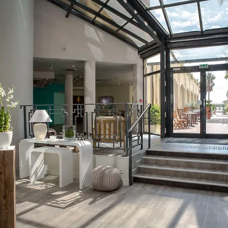 Mercure Thalasso & Port Hotel 4*