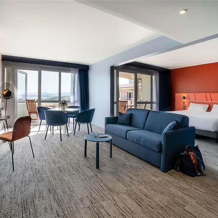 Mercure Thalasso & Port 4*