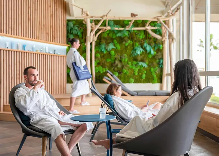 Mercure Thalasso & Port فندق Fréjus