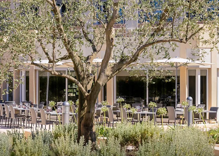 Mercure Thalasso & Port 4* Frejus